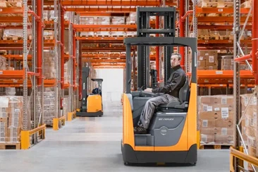 Reach-Truck Reach-Truck